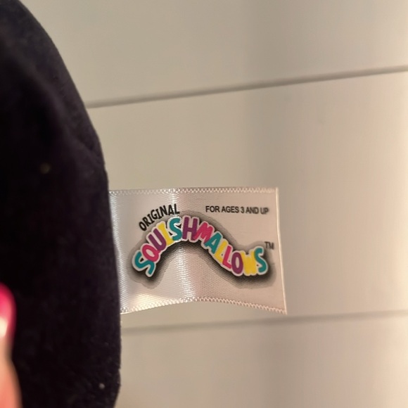 Emily, the bat squish mellow - Picture 4 of 6